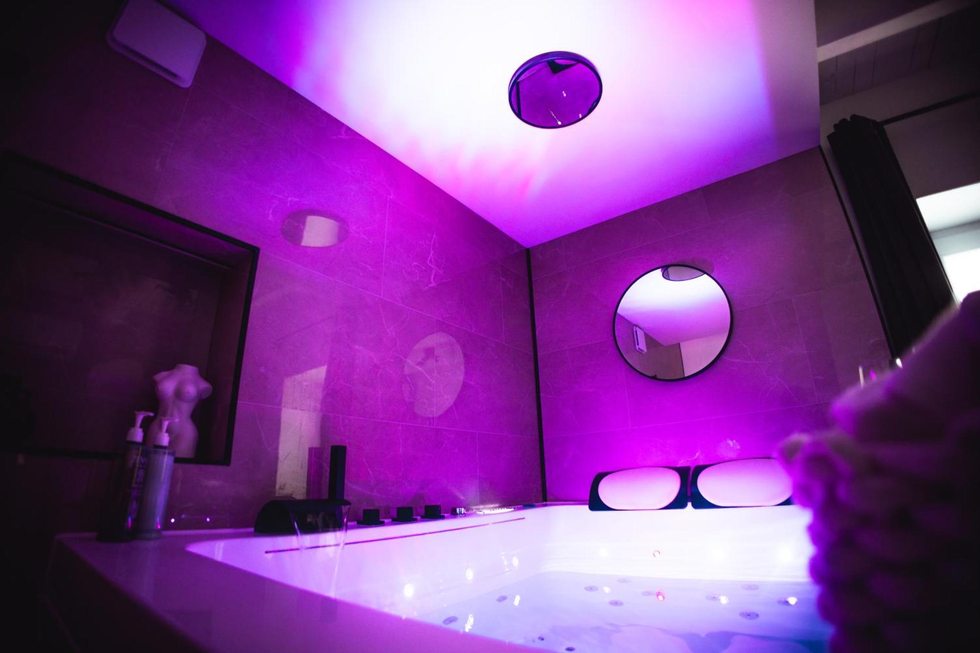 French Klss - Love Room By Prim0 C0Nciergerie Clermont-Ferrand Esterno foto