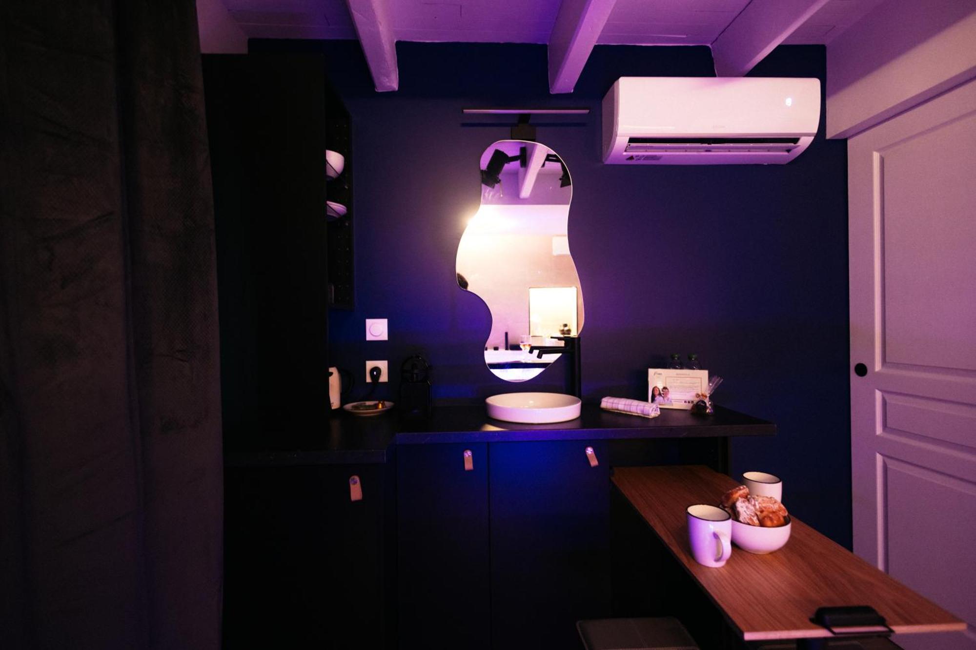 French Klss - Love Room By Prim0 C0Nciergerie Clermont-Ferrand Esterno foto
